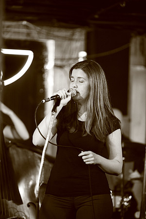 Laura Ingles