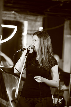 Laura Ingles